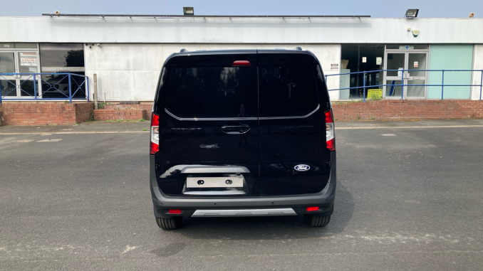Ford Transit Courier Diesel 1.5 EcoBlue Active Van - Image 11
